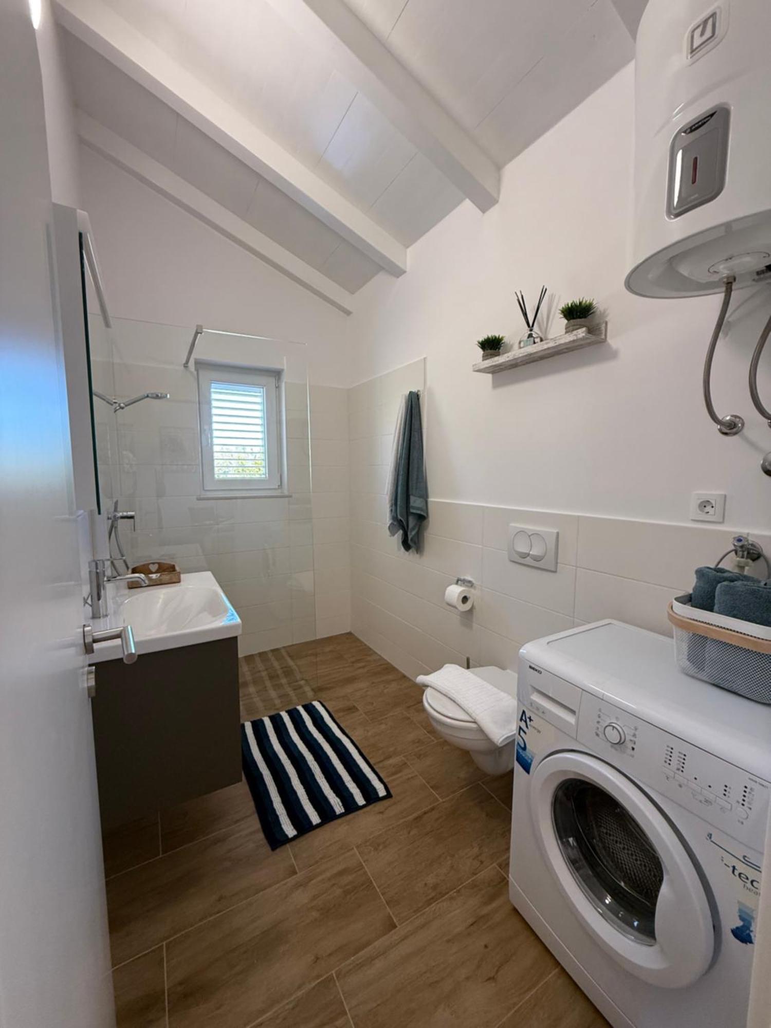 Guest House Lena, Nerezine, Mali Losinj Bagian luar foto